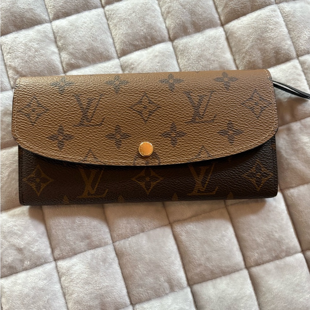 Louis Vuitton Emilie Wallet